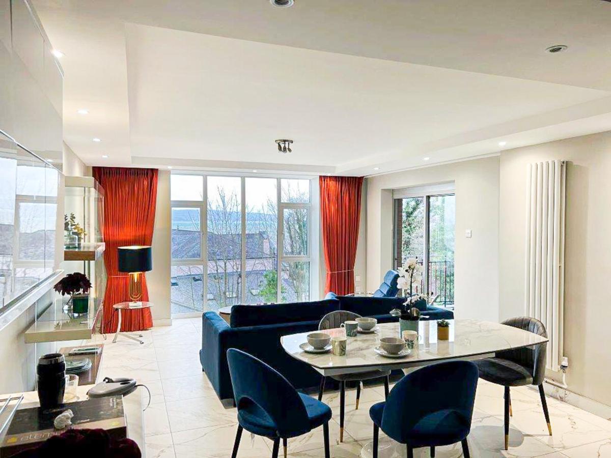 Modern Luxurious Apartment W/ Patio Balcony & View Jordanstown Extérieur photo