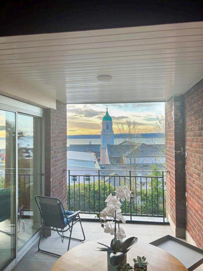 Modern Luxurious Apartment W/ Patio Balcony & View Jordanstown Extérieur photo