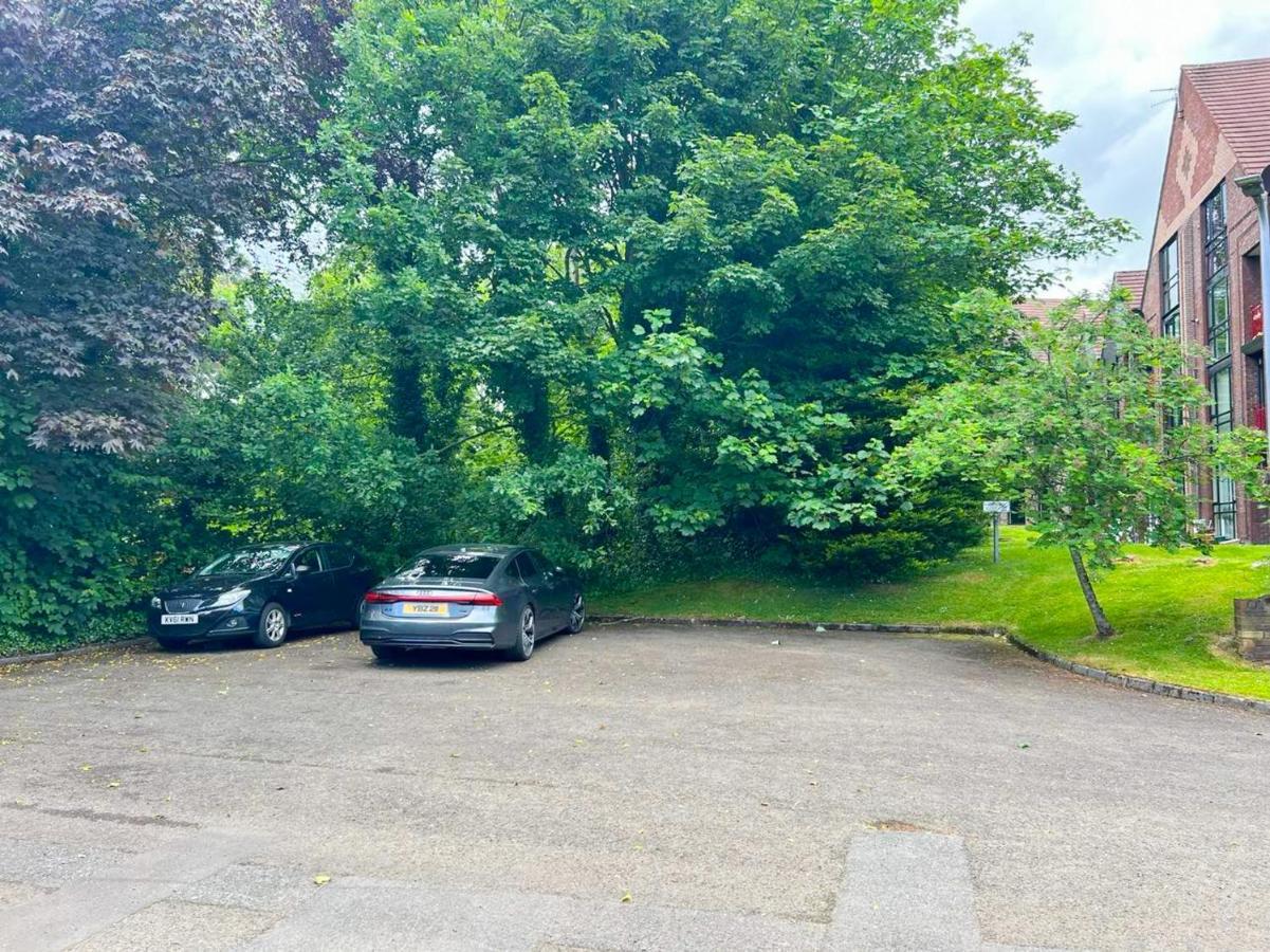 Modern Luxurious Apartment W/ Patio Balcony & View Jordanstown Extérieur photo